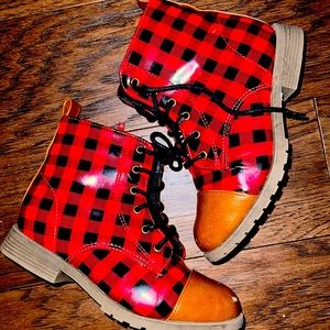 Buffalo plaid boots Pipperdoodles